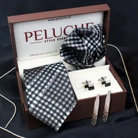 Peluche Sassy Checkered Black Gift Box