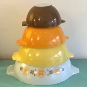 Vintage Town & Country Pyrex Nesting Bowl Set