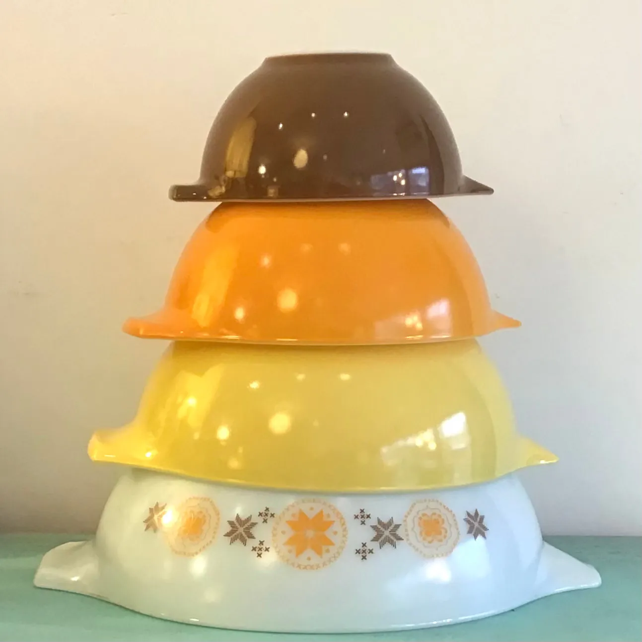 Vintage Town & Country Pyrex Nesting Bowl Set